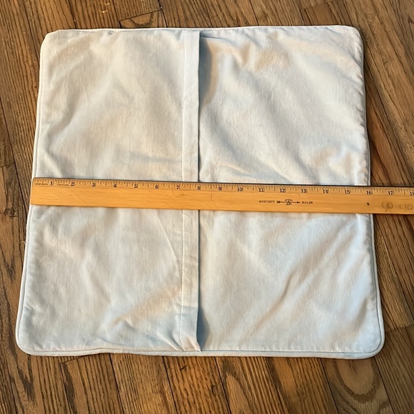 Pottery Barn Kids Peter rabbit embroidered pillow case like new - Picture 4 of 9